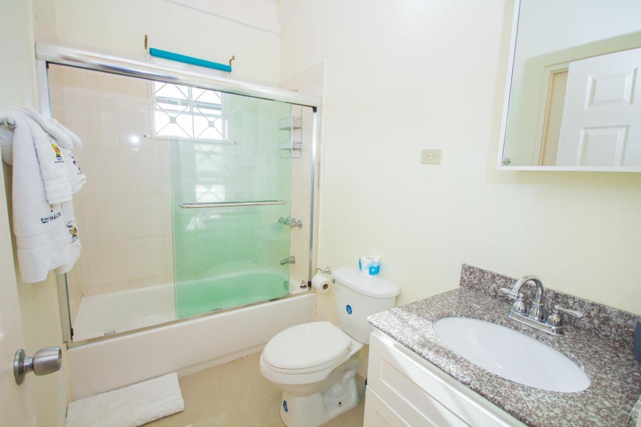 Ocho Rios Emerald 2 Bed 10 Mins Ocho Rios 24Hrs Hot Water Wi Fi 外观 照片